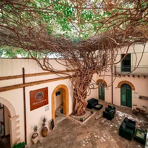  Bed & Breakfast Maharìa Bed&wine Italia